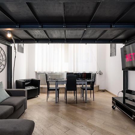 Moderno Loft A 150Mt Dalla Metro "Bernini" Turin Luaran gambar